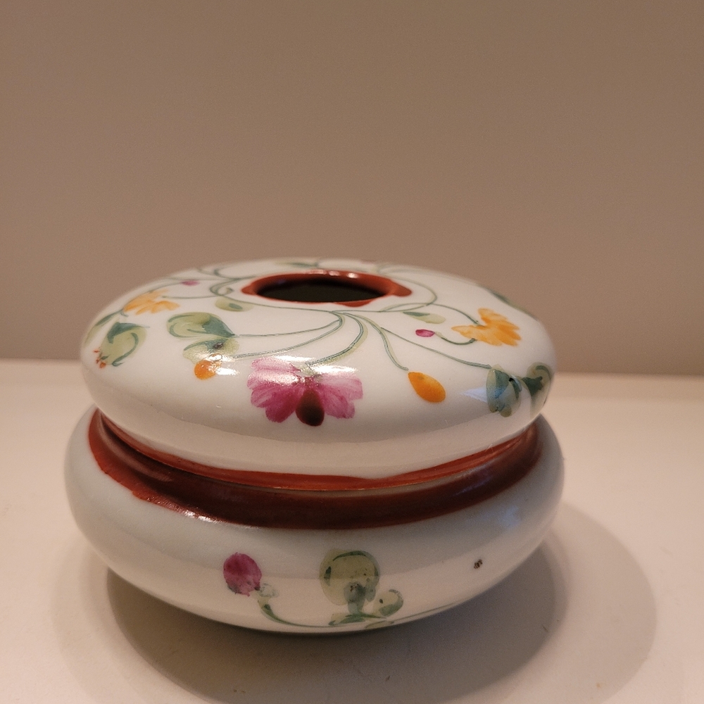 Vintage Japan Porcelain Hair Reciever.